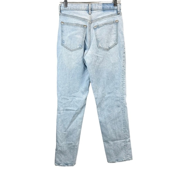 Abercrombie & Fitch Ultra High Rise 90s Straight Jeans with Split Vent Hem - Picture 5 of 6